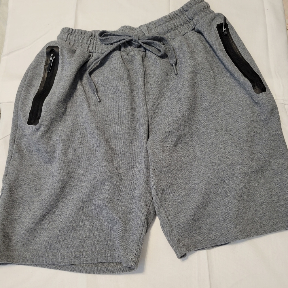 Verde | Shorts | Grey & Black | Size Large